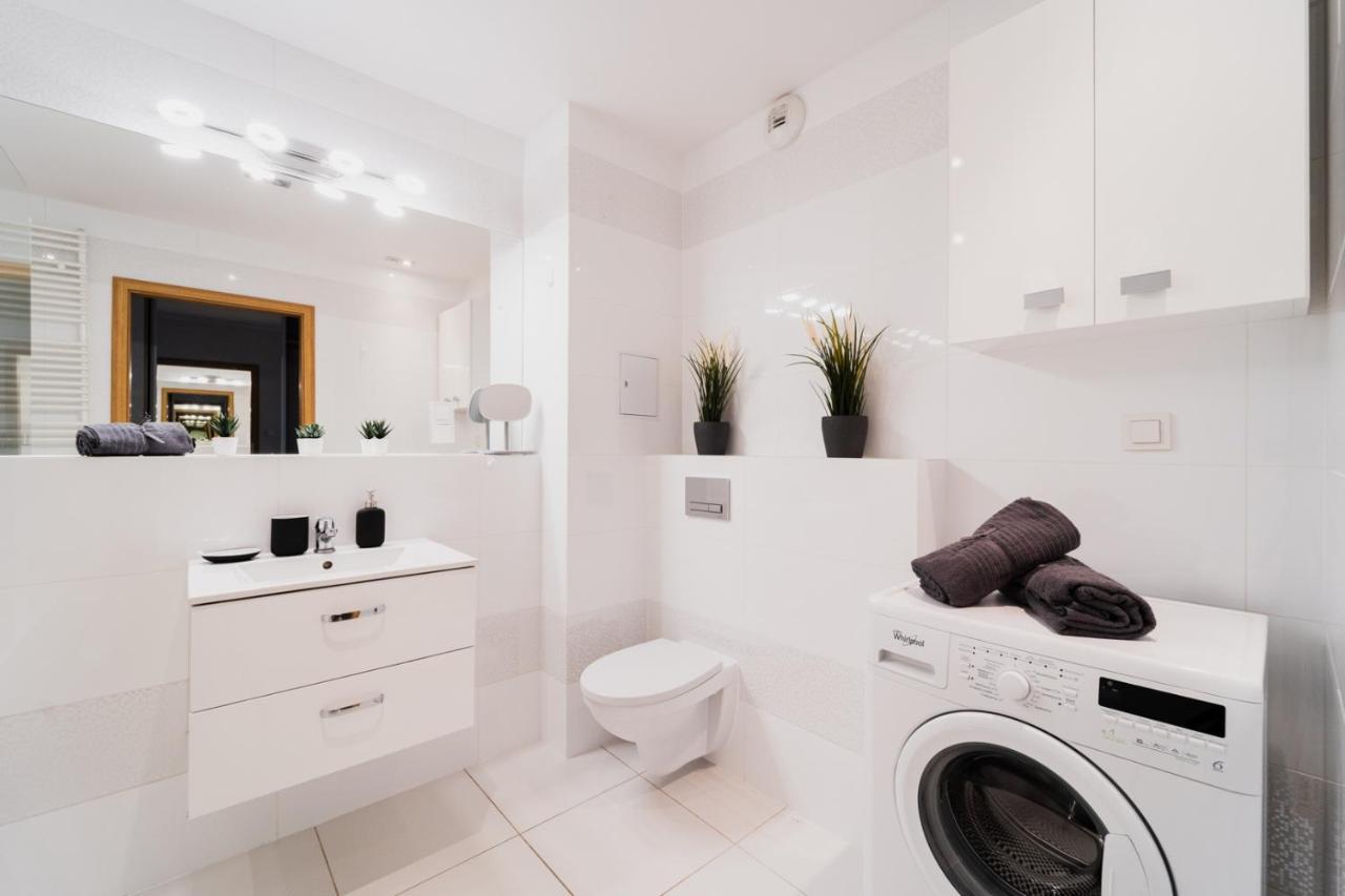 Apart City Center - 3 Rooms - Parking Place Вроцлав Экстерьер фото